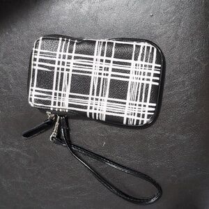 Black and white wristlet